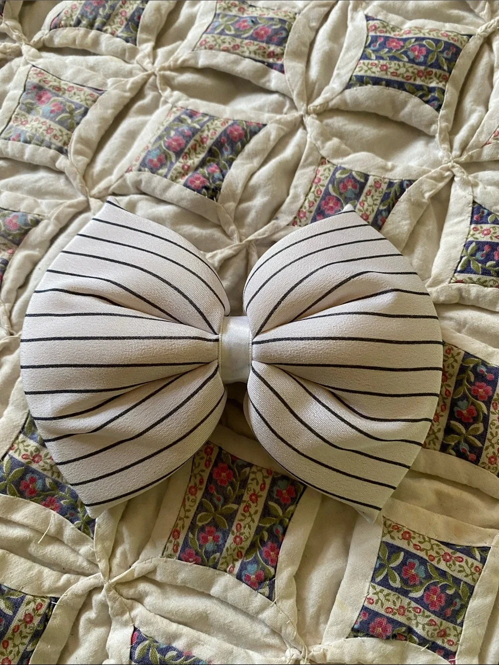 Vintage 80s - Puffed Hair Bow Hair Clip with Black Pinstripes